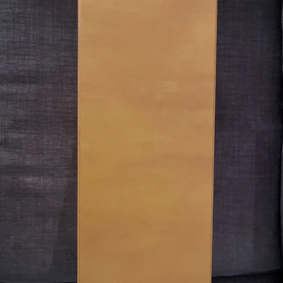 New FENDI Square Yellow Box 13x10 , 5 inches deep Best size - Picture 5 of 6